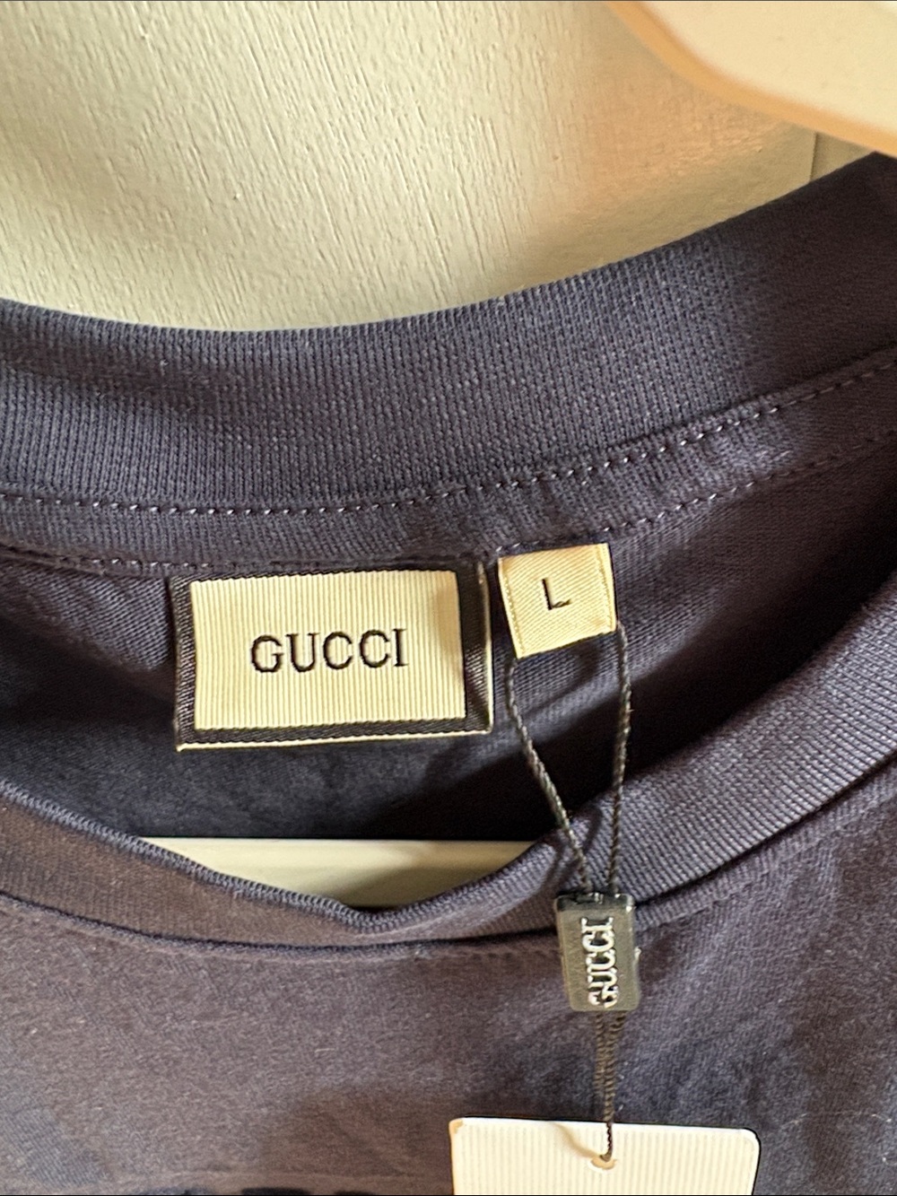 Gucci Navy Short Sleeve Logo Tee with Red-Green Stripe - Picture 3 of 5
